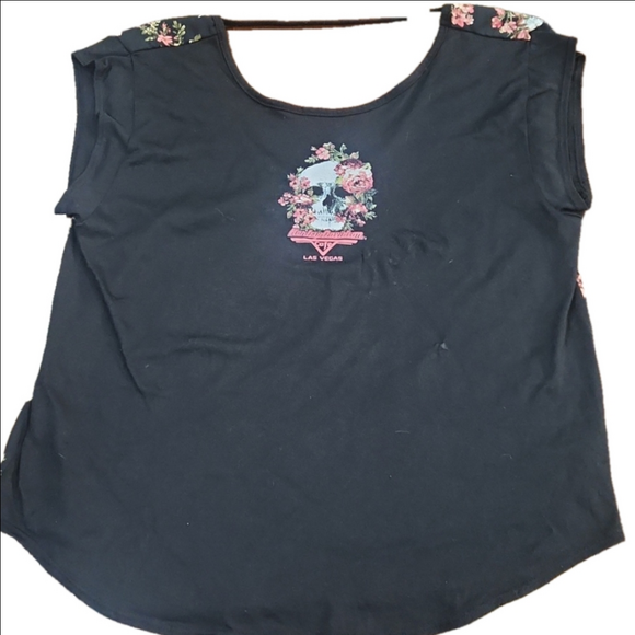 Harley Davidson Skull and Roses T-shirt - Picture 2 of 3